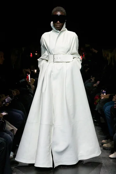Look 76